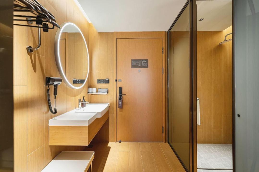 Ji New Jinqiao Road Hotel