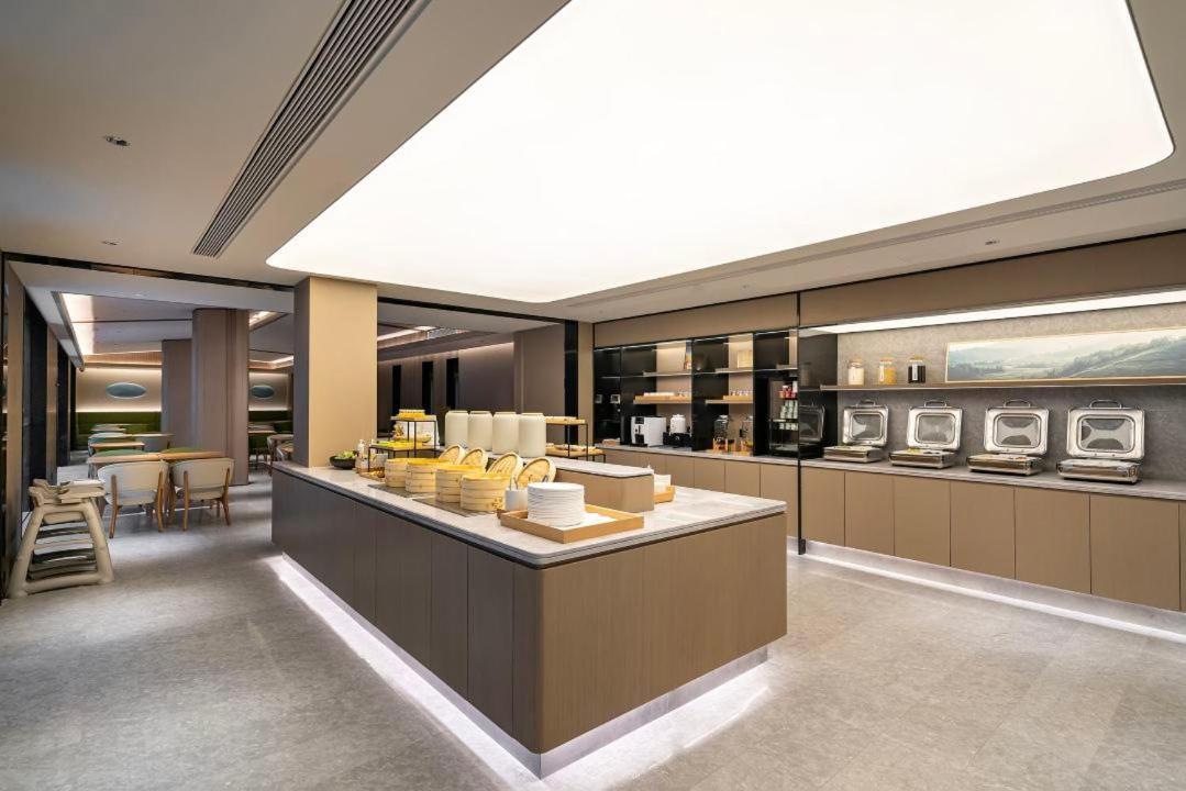 Ji New Jinqiao Road Hotel 3*